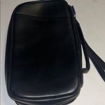 LL BEAN BLACK LEATHER WRISTLET DOUBLE ZIP CLOSURE ONE SLIP POCKET OUTSIDE
UNISEX Photo 2