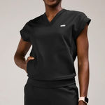 FIGS Mira FORMx V-Neck Scrub Top in Black, Size Small Photo 0
