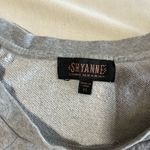 Shyanne  Gray Knit Top size M Photo 2