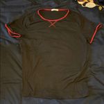 Ekouaer Stylish Black Tee with Red Accents Photo 0