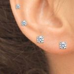 ❤️ 14k gold girl tiny earrings studs ❤️ Screwback ❤️ ❤️ Aretes pequeños de niña con zirconia blanca pequeñitos ❤️ Oro de 14 Kilates ❤️ Broqueles de tornillo White Photo 4