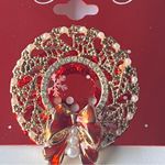 Happy HolidaysWreath Holiday Brooch Pin Photo 1