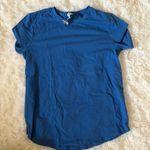 Lululemon  T-Shirt Photo 1