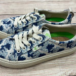 Cariuma Art Edition Canvas Low Top Sneakers Blue Wave Print Lace Up Women's 5.5M Size 5.5 Photo 0