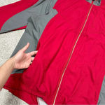 Saucony  Women’s Full Zip Longsleeve Windbreaker Running Red Athletic Size XXL Photo 8