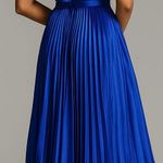 Mac Duggal  Satin Surplice V-Neck Sleeveless Flowy Pleated Midi Dress Size 2 UB Photo 1