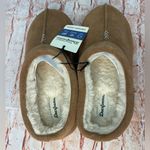 Dearfoams  Woman’s Chestnut Brown Suede Clog Slippers Photo 4