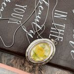 Vintage Floral Locket Necklace – 70s/80s Yellow Rose Cabochon on 20” Chain Silver Photo 1