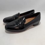 Clarks  Unstructured Women's Loafer black patent leather penny loafer size US 7M Photo 2