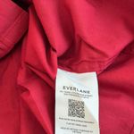 Everlane  The Way-Short Shirt in Silky Cotton in Merlot, Size X-Small Photo 7