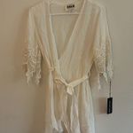 Stone Cold Fox  White Silk Lace Bridal Robe NWT Photo 9