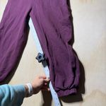 Lululemon  Women’s Cuffed Sweatpants Size 8 Purple Elastic Hem Joggers Photo 3