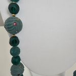 Long Vintage Emerald Green Rhinestone gold colored Bead necklace Photo 2