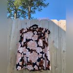 Who What Wear Woman’s Floral  Blouse medium black pink spring tank short sleeve‎ Photo 1