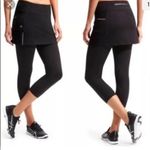 Athleta  Be Free 2 in 1 Contender Skirt over Capri leggings size small. Photo 1