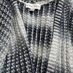 Knox Rose  Women's Blue and White Striped Cardigan Photo 2