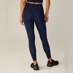 Beyond Yoga POWERBEYOND™ Pocket Midi Legging 2.0 Photo 3