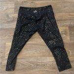 Curves N Combatboots “Empowered” Rainbow Splatter Cropped Leggings – Size XL Black Photo 1