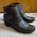 Easy Street Comfort Wave Dark Brown Faux Leather Ankle Boots  Size 6.5 Photo 0