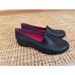 Cougar Rubber Loafers Women’s 8 Black Slip On Waterproof Shoes Handcrafted Pink Photo 3