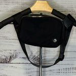 Halara Black Crossbody Bag Photo 0