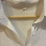 WHITE CLASSIC BUTTON UP SHIRT LONG SLEEVES WITH BUTTON CLOSURE PTP 21” Size undefined Photo 1