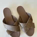 Jenni Kayne Ash Grey Pony Hair Crossover EU 37 US 7 Casual Flat Sandals Shoes Photo 3