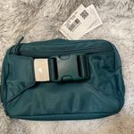 Lululemon Everywhere Belt Bag Large 2L Green Jasper - Rare - Soldout - Crossbody Photo 2