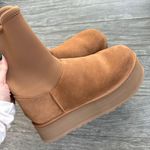 UGG Chestnut Dipper Boots 9 Photo 10