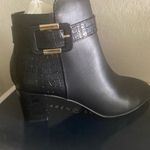 Karen Scott NEW  Faux Black Leather Booties Ankle Boots Size 7W 7 Wide Block Heel Photo 4
