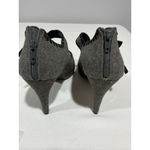 Woman’s Velvet Heart Gray Fabric With gray Stitching Open Toe Size 7.5 Photo 3