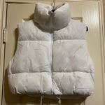 White Cropped Puffer Vest Large Photo 0