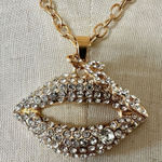 Rhinestone lips and love charm pendant necklace Gold Photo 0