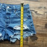 Levi's  501 Womens Cut Off Button Fly High Rise Jean Shorts Distressed Size 28 Photo 3