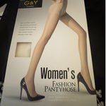 Lot Of 5 Pairs New In Package G&Y Classic Pantyhose, 2 Black, 3 Nude, Size Large Black Photo 0