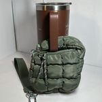 Quilted Puffer Detachable Wristlet #1019 Green Photo 1