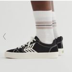 Cariuma Catiba Pro Low Black with White Contrast Skateboarding Sneaker W 9.5 Photo 1