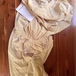 Lululemon  lightweight high neck open back romper in prosecco nwt size 8 Photo 3