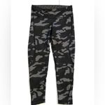 Vineyard Vines Women's Reversible Multicolor Camouflage Leggings Medium Photo 4