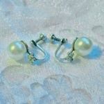 Pearl Bauble Screwback Earring Vintage “Selene” White Classic Elegant Simple Minimalist Photo 3