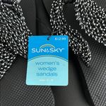 NWT Women's Black and White Flip Flops Sz 5/6 Photo 1