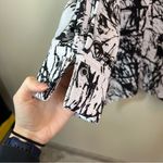 John Mark  White Black Abstract Top Medium Photo 4