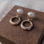 Vintage Stud Earrings Statement Gold Tone & Faux Pearl Stylish Photo 1