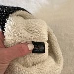 Robin Ruth  Switzerland Winter Beanie Hat Photo 5