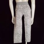 Fabletics Gray & White Floral Capri Leggings (M) Photo 7