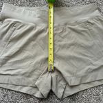 Athleta beige tan Trekkie North shorts size 16 Photo 9