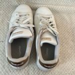 Adidas  low top white and gold shoes size 11 Photo 6