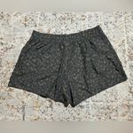 Vuori  Dash shorts size XL cheetah print brown Photo 11