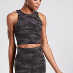 Athleta  A-C Conscious Camo High Neck Cropped Workout Tank Top Built in Bra SZ XL Photo 0