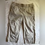 JM Collection  Women's Pants Size 12 White Cotton Spandex Cropped. Capri Photo 6